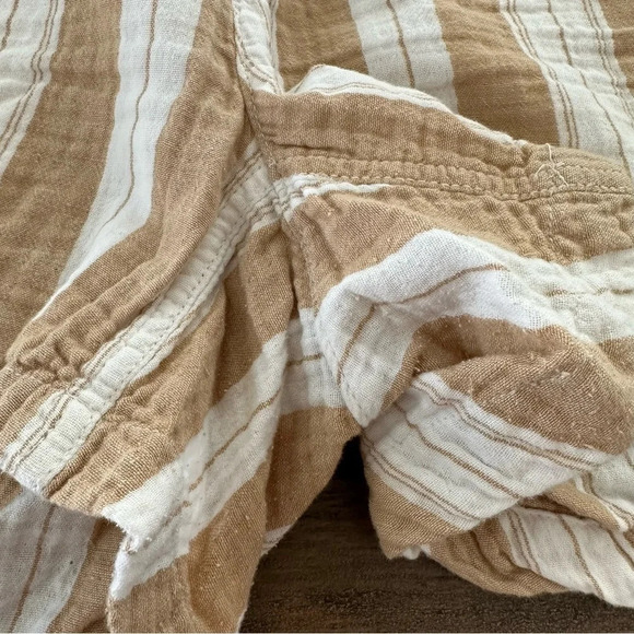 Old Navy XXL High Waisted Textured Cotton Pull On Striped Shorts White Tan - Picture 4 of 6